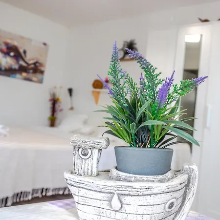 Holiday home Little Garden House
