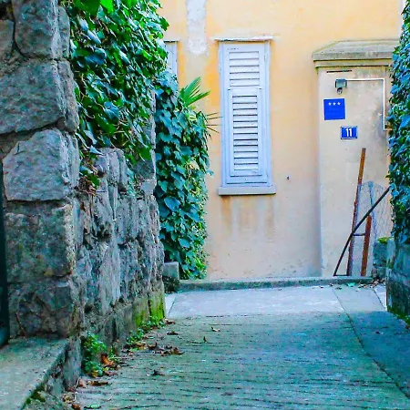Holiday home Little Garden House *