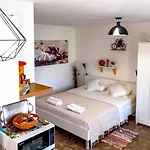 Semesterbostad Little Garden House *
