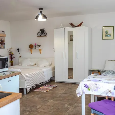 Little Garden House *