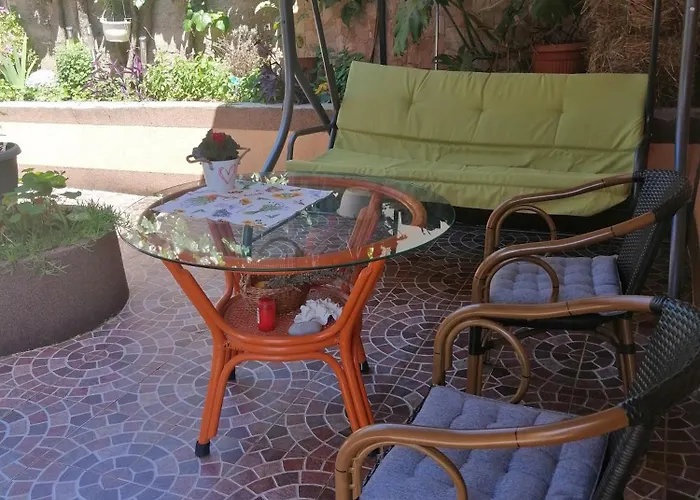 Little Garden House Tatil Evi Rijeka